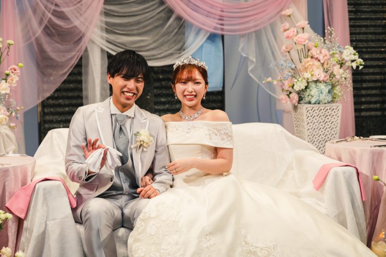 メインソファで叶えるおしゃれなウェディング空間🕊